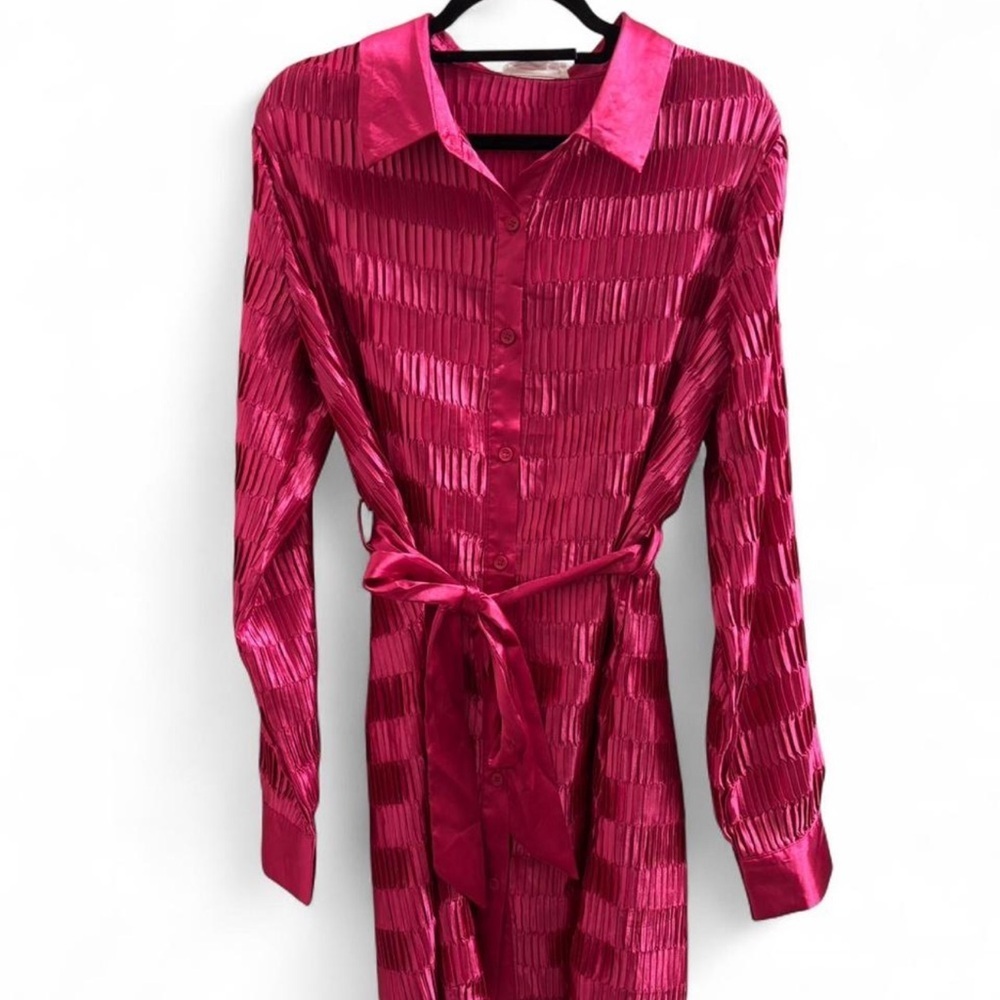 Love Riche Fuchsia Satin Mini Dress